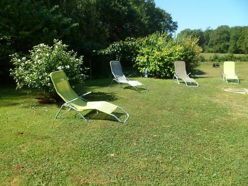 Le Paradis Vert Pirajoux 0*,